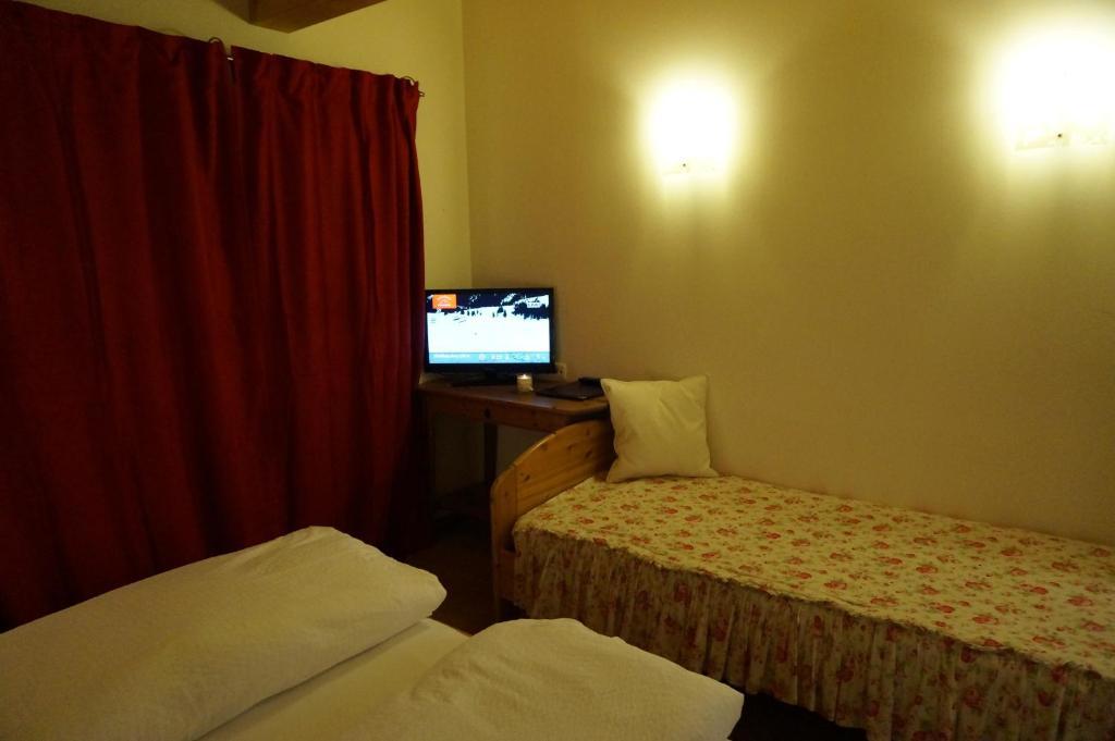 Haus Senoner Bed & Breakfast Kitzbühel Oda fotoğraf